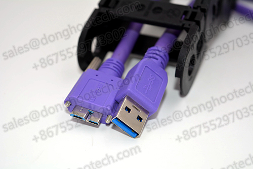 High Flex USB Cable Solutions with Optional Locking Screws and Angled Connector for Chain System Bending Radius 5.5cm